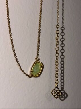Kendra Scott necklace